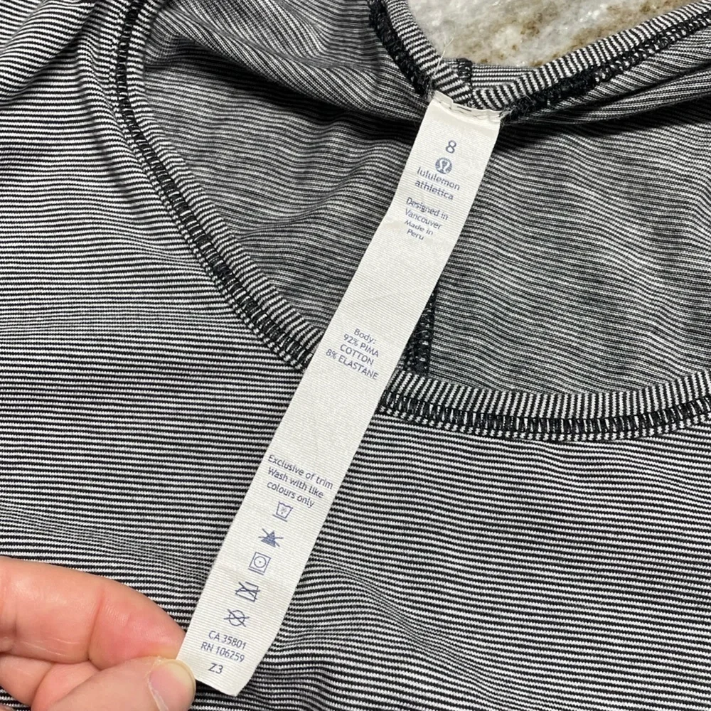 Lululemon Yogini 5 Year Long Sleeve Tee in Wee Stripe Black White size 8